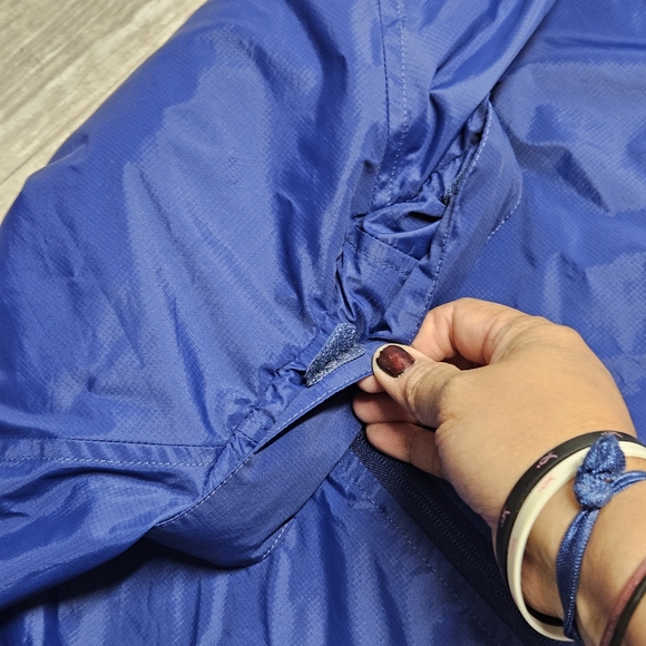 L.L. Bean Rain Jacket Windbreaker Medium - Picture 8 of 12